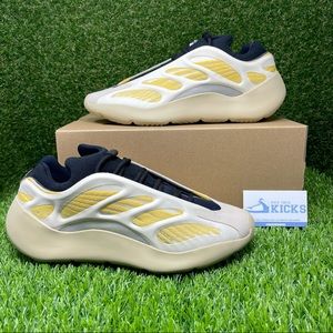 New Adidas Yeezy 700 V3 Safflower Men’s Size 11 Women’s Size 12.5 G54853